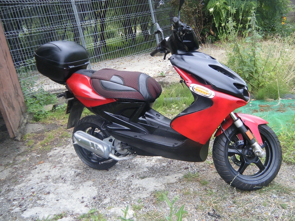 Vand  scuter Yamaha Aerox 49 cc 