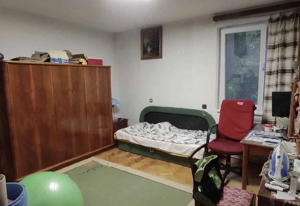 Vand apartament 3 camere, confort 1, 2 băi, etaj 2,Cornisa la 300 m de UMFST