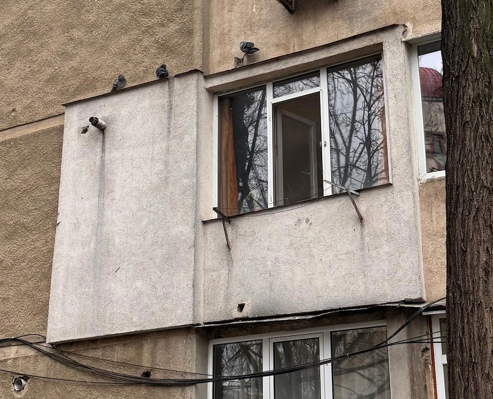 Vând garsonieră Tatarasi Iași  64 mii euro negociabil 