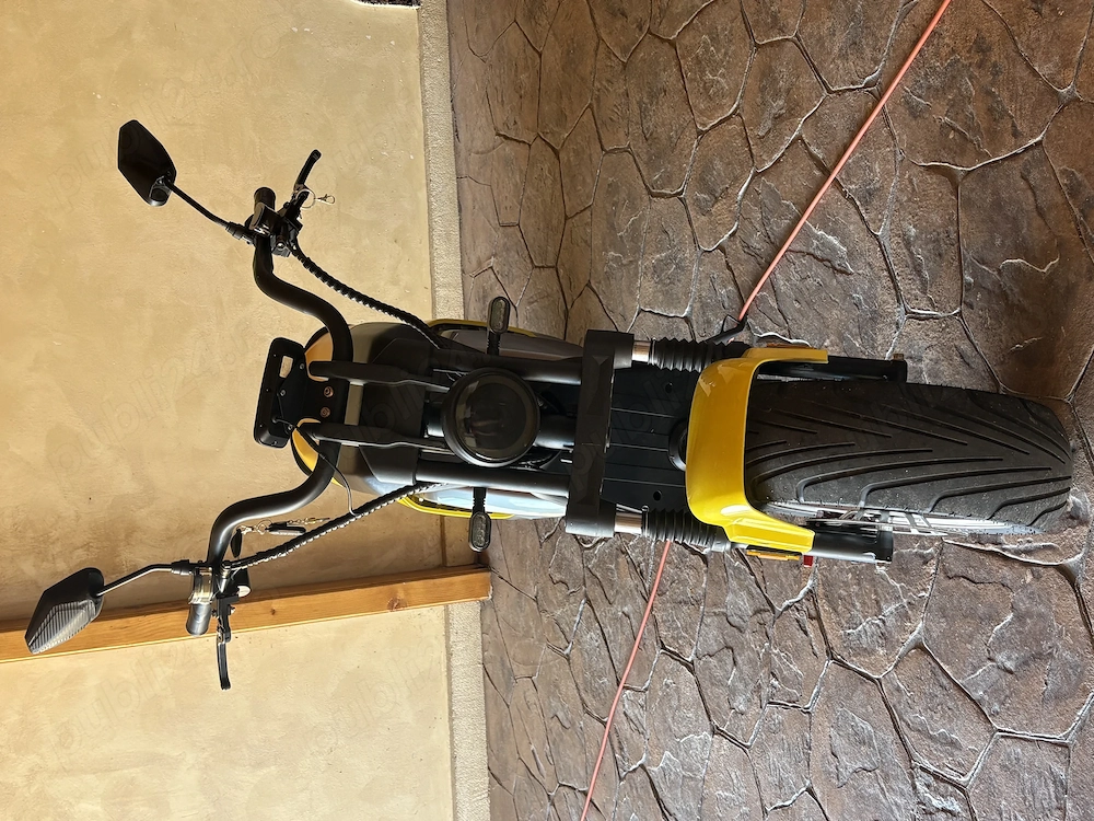 Vând scuter electric urgent este în stare impecabilă 