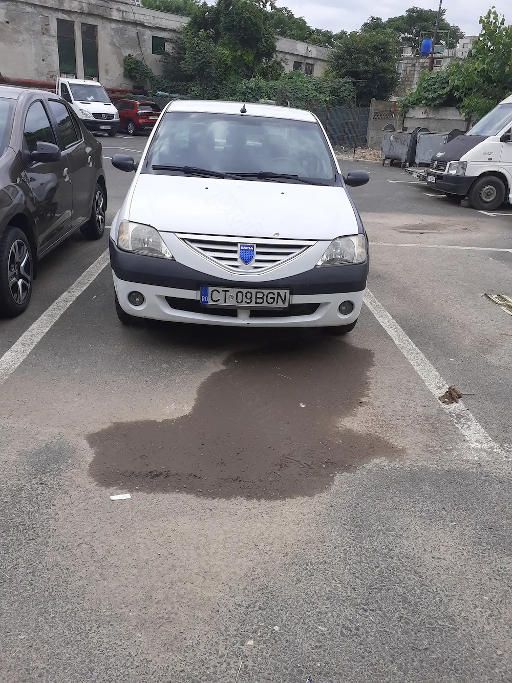 Vând Dacia Logan 
