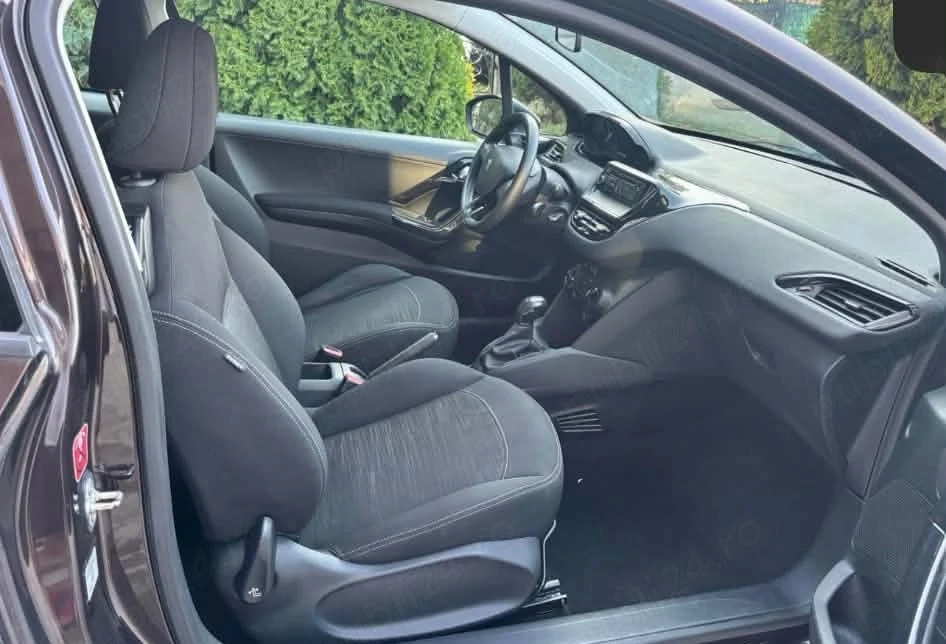 peugheot 208 