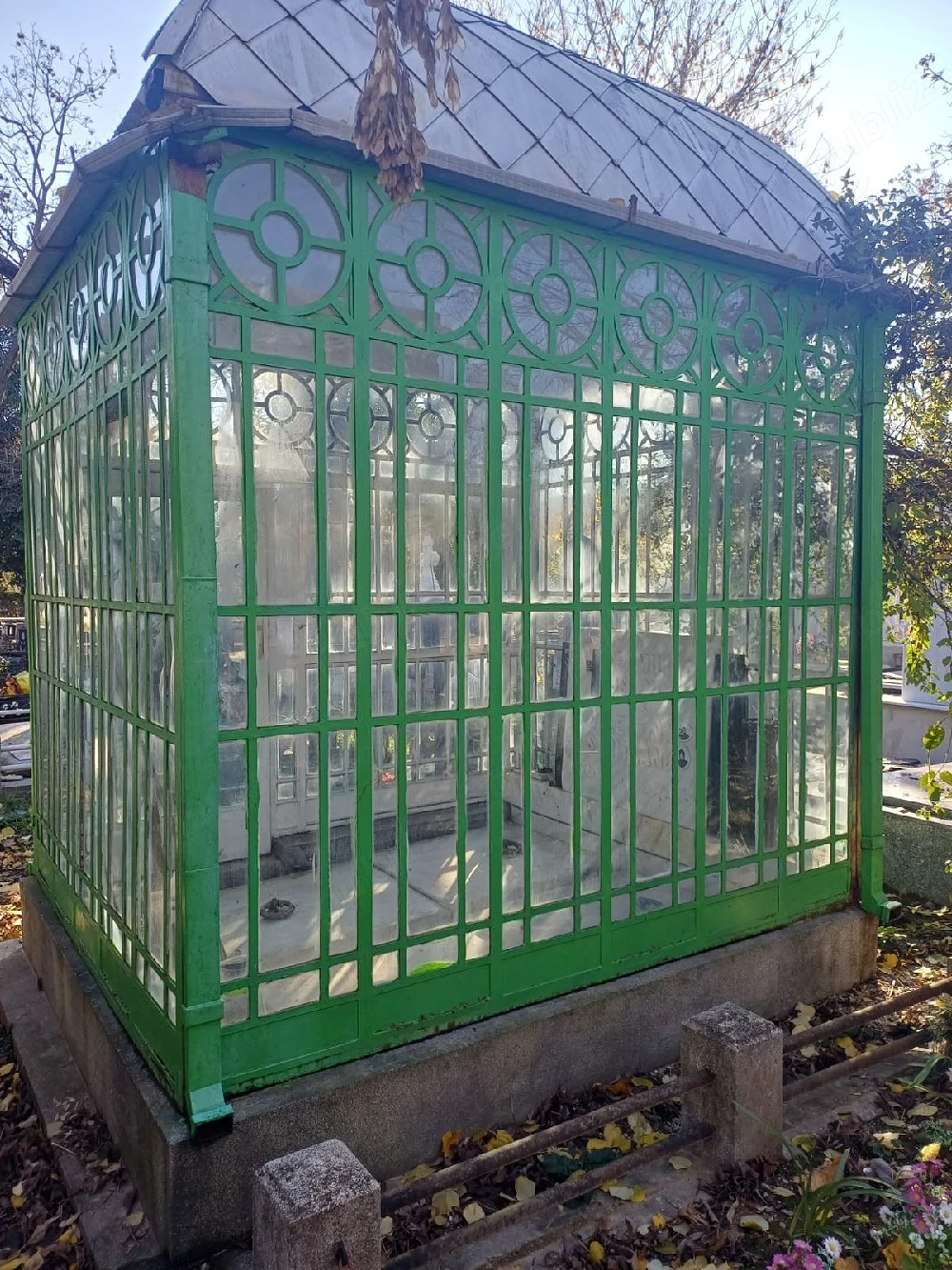 cavou cu 6 locuri in cimitirul colentina 