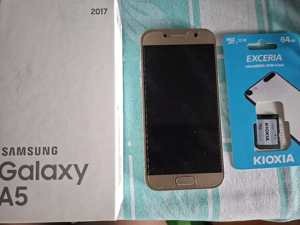 Samsung A5 2017 Gold + card 64Gb + husa
