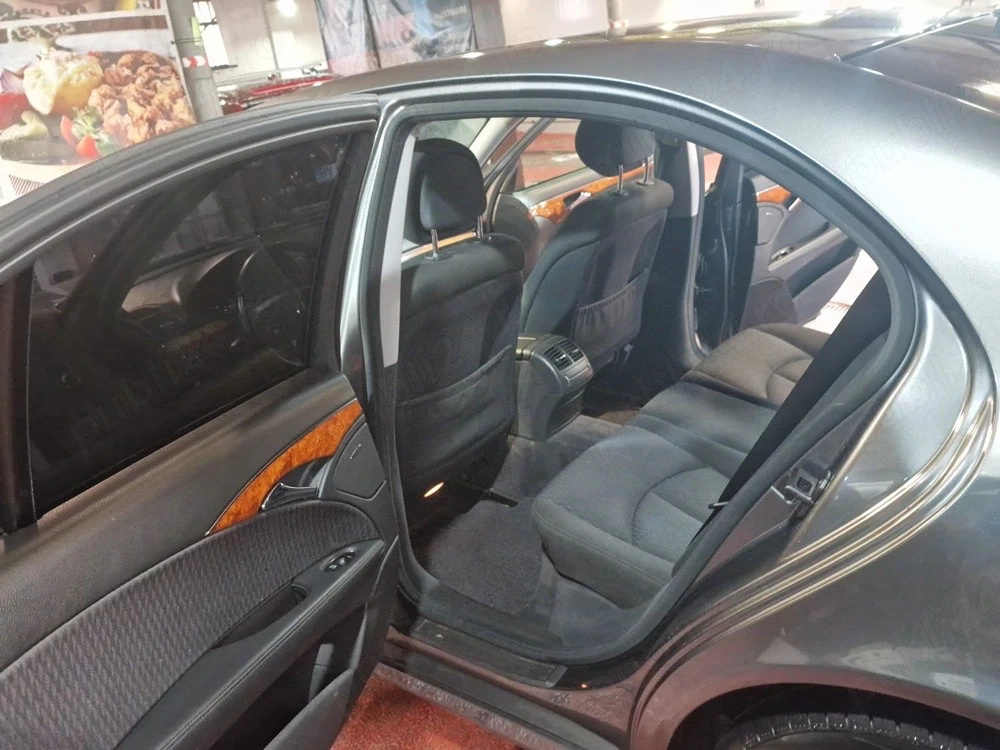 Mercedes E200 W211