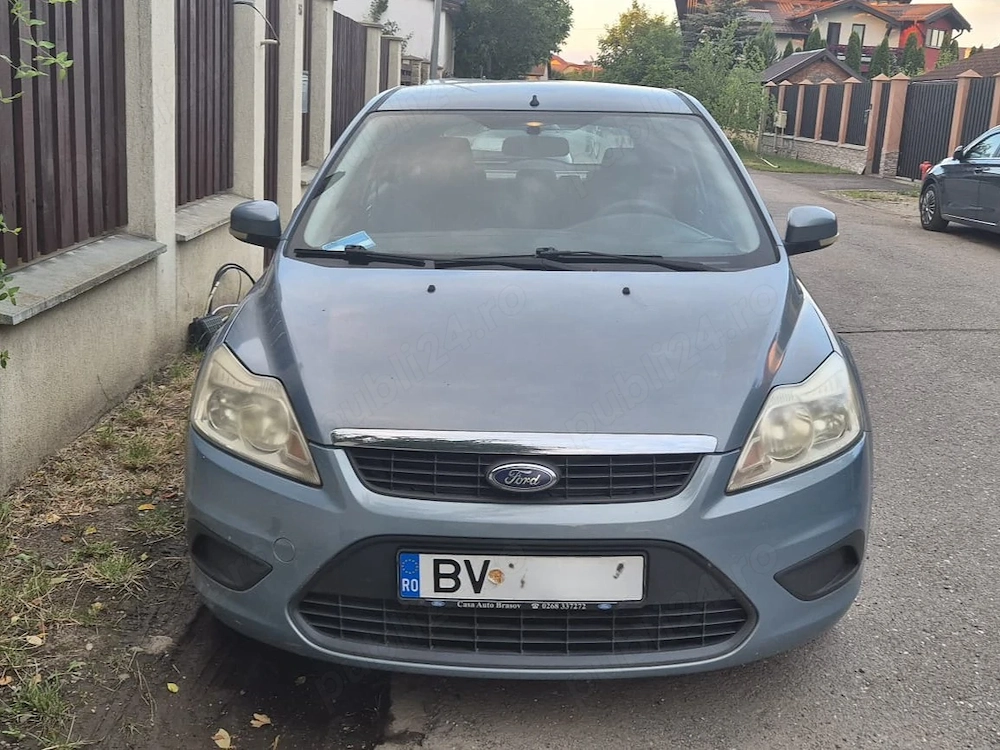 Vand Ford Focus 1.6 hatchback 2008, stare foarte buna