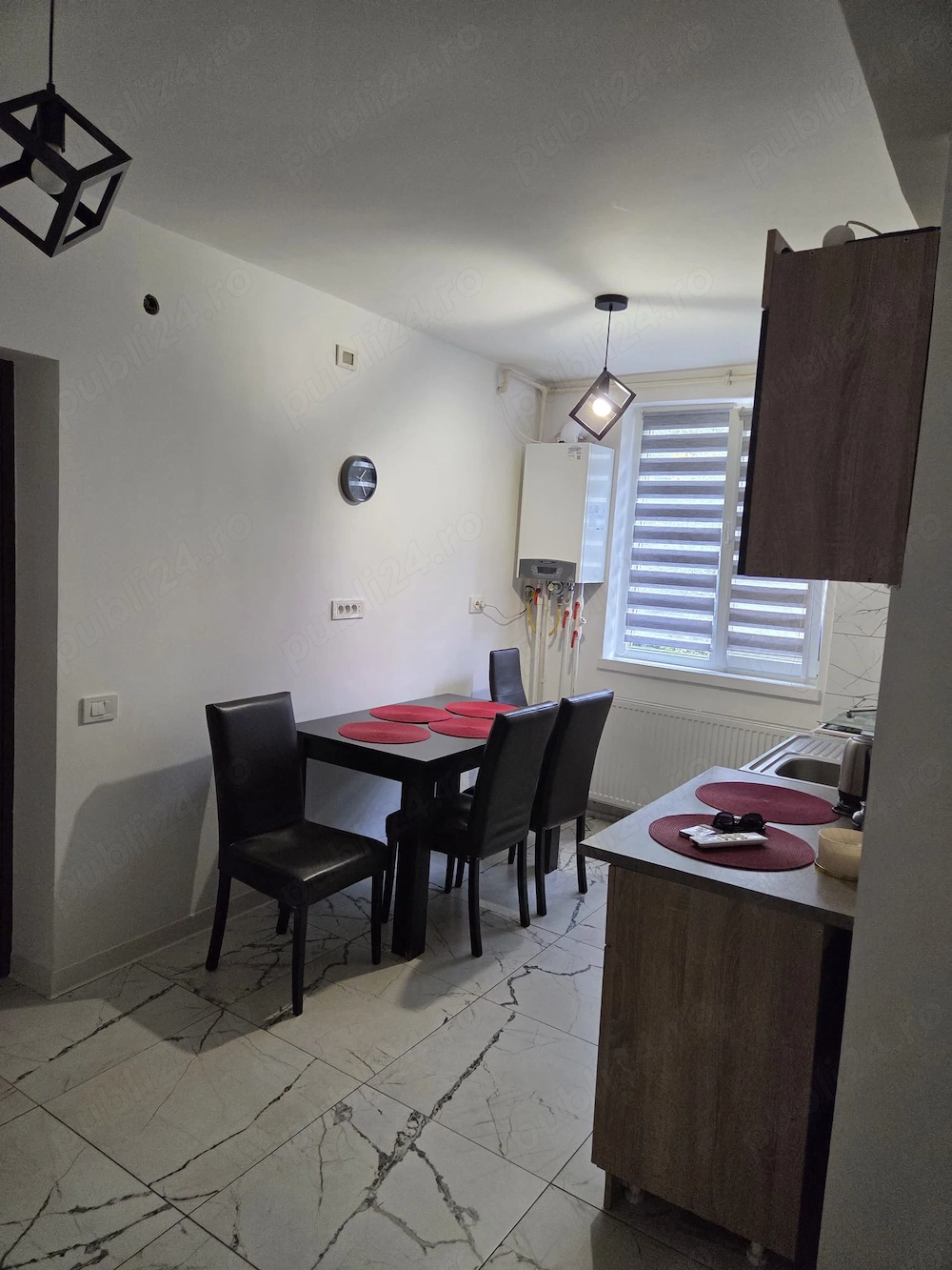 Apartament 3 camere, 2 balcoane, AC, renovat