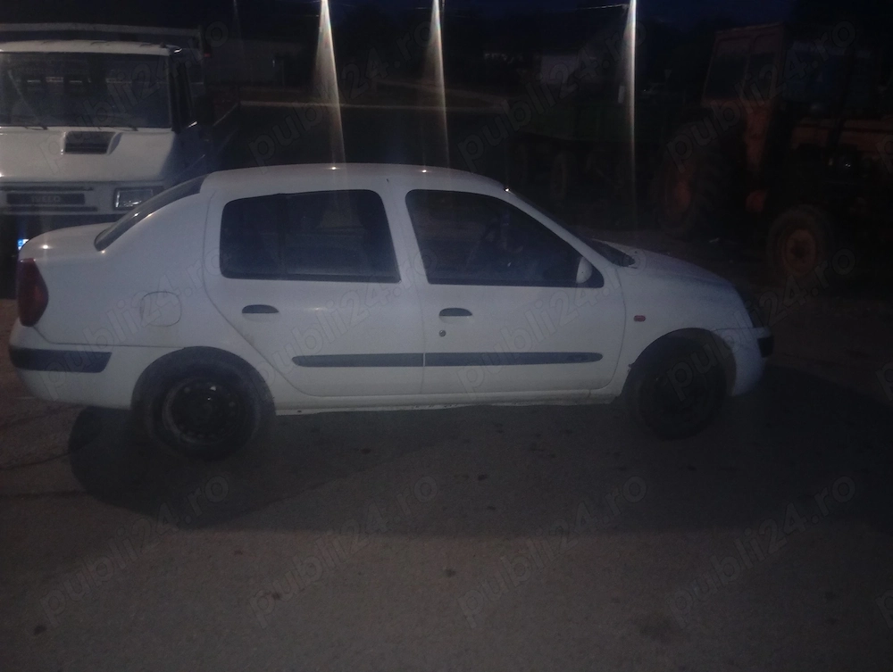 Vând Renault Clio 