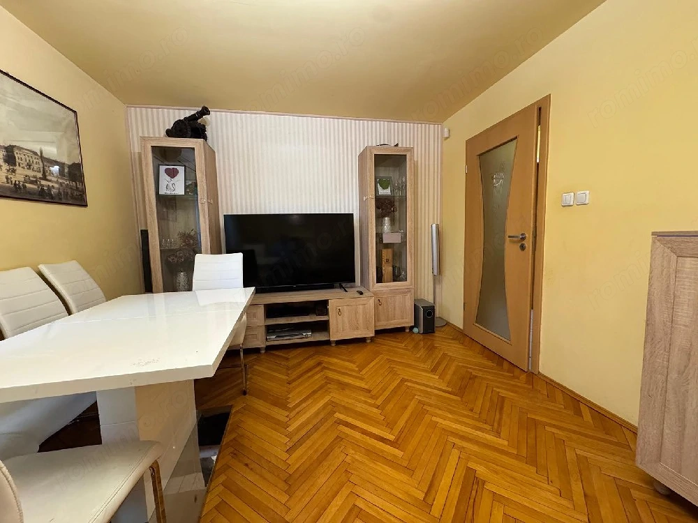 Apartament 3 Camere Decomandat, Etaj 1 | 3 Balcoane, Vedere pe 3 Părți | Zona Lipovei - Holdelor
