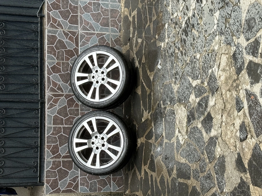 Jante Mercedes R18 