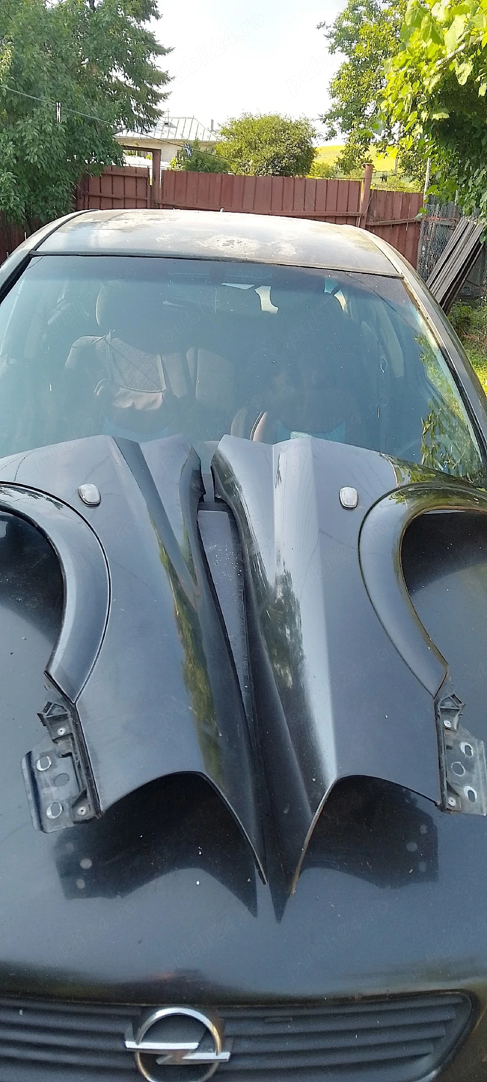 Set aripi față Opel Astra G Hatchbak 5 uși. Culoare Negru Z 298XXCL67 .