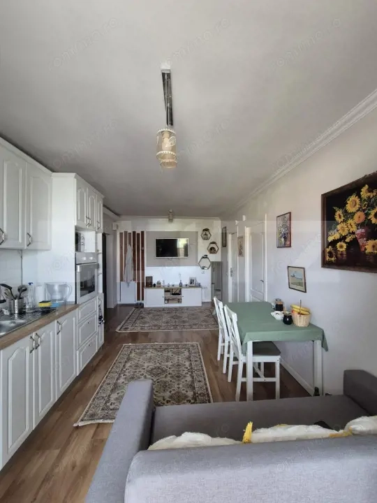 Apartament cu 3 camere – mobilat, utilat, loc de parcare, zona Florilor