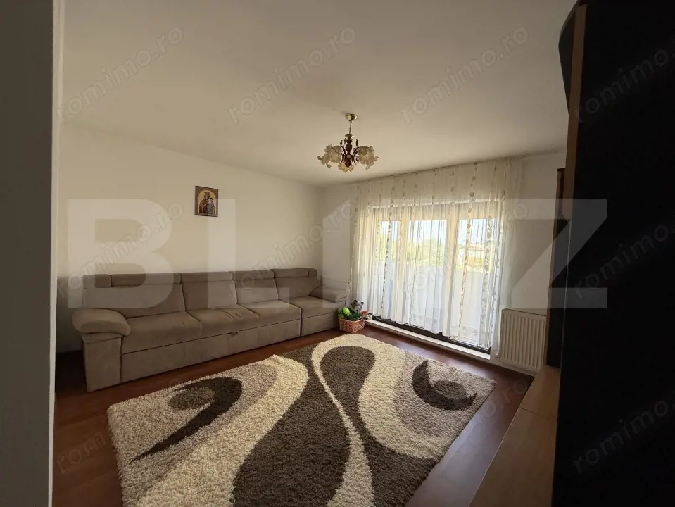 Apartamen 3 camere, 65 mp, zona Micro 16