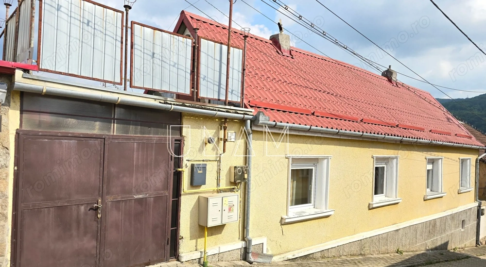 Casa 144 mp utili, organizata in 2 apartamente | Muncitoresc, Resita