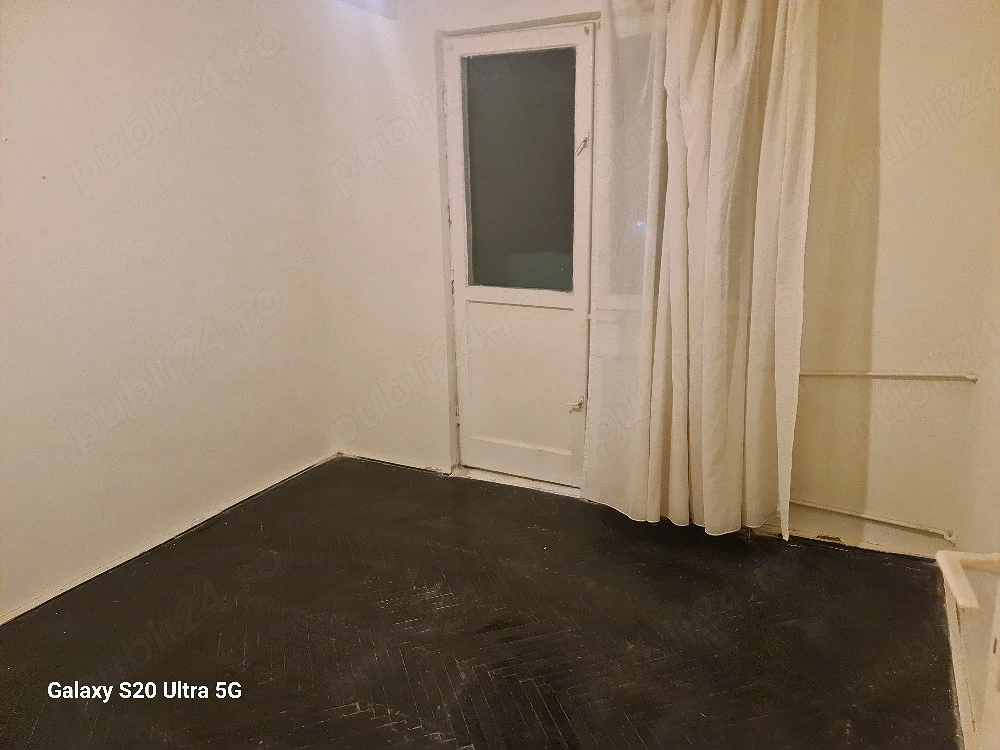 Închiriez apartament nemobilat cu 3 camere la etajul 1 in zona Circumvalatiunii Timisoara 