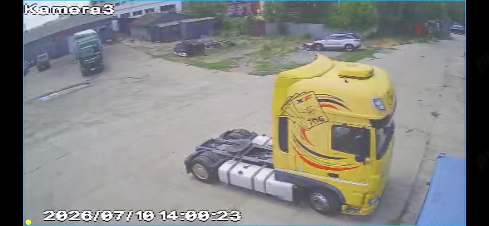 Închiriere hală metalică , 4 boxe si teren 2500 mp