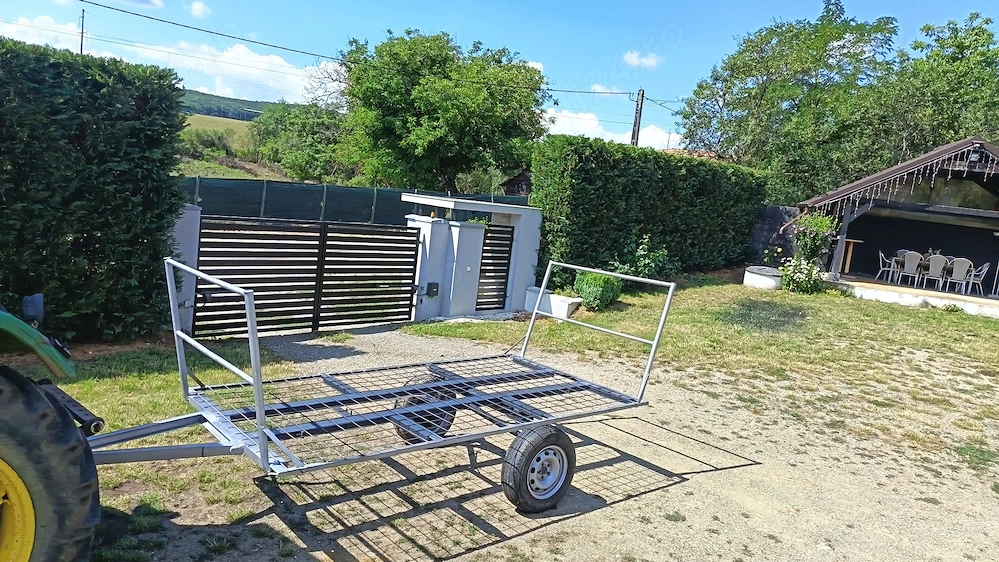 Vând trailer baloți ,310 170 pret.4.500 