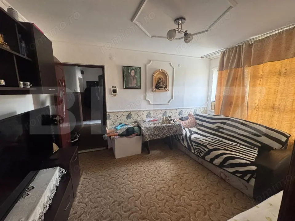 Apartament 3 camere, 38 mp, etaj intermediar, zona Valea Rosie