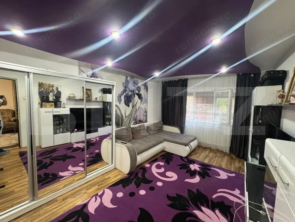Apartament de 3 camere, decomandat, parter, zona Valea Rosie