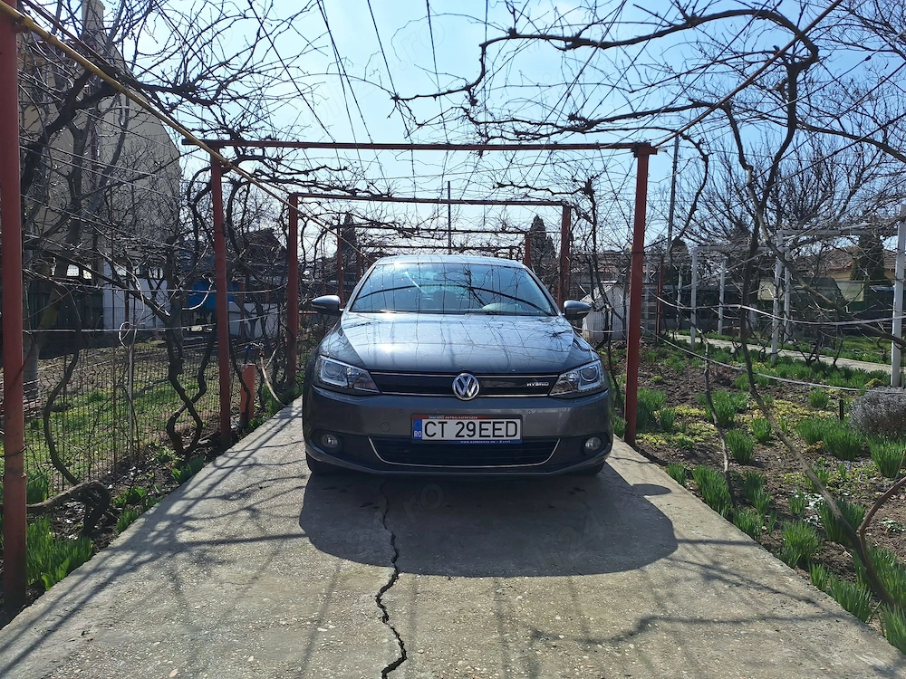 Volkswagen Jetta Hybrid - impecabil