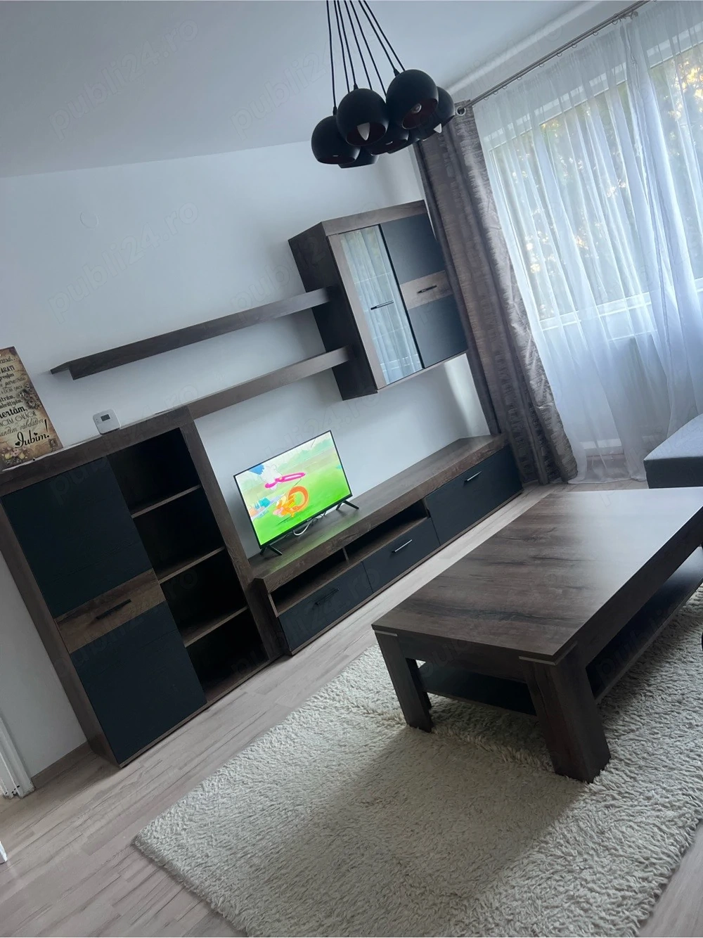 inchiriez apartament cu 3 camere 