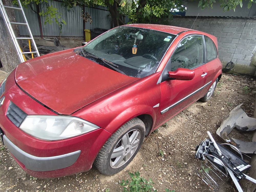 Dezmembrez Renault Megane