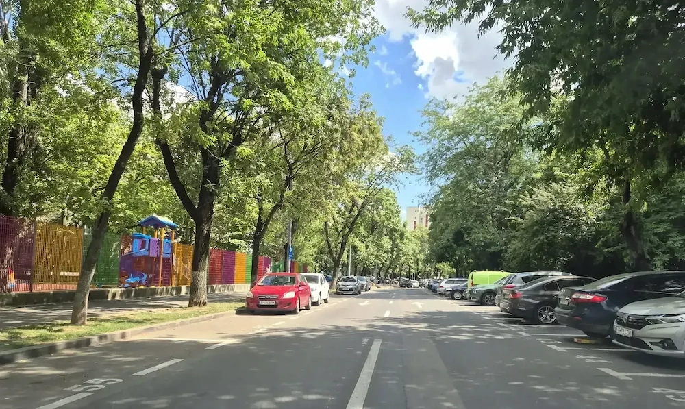 Proprietar vând apartament 2 camere, etaj 2 4, Strada Uioara, parcare