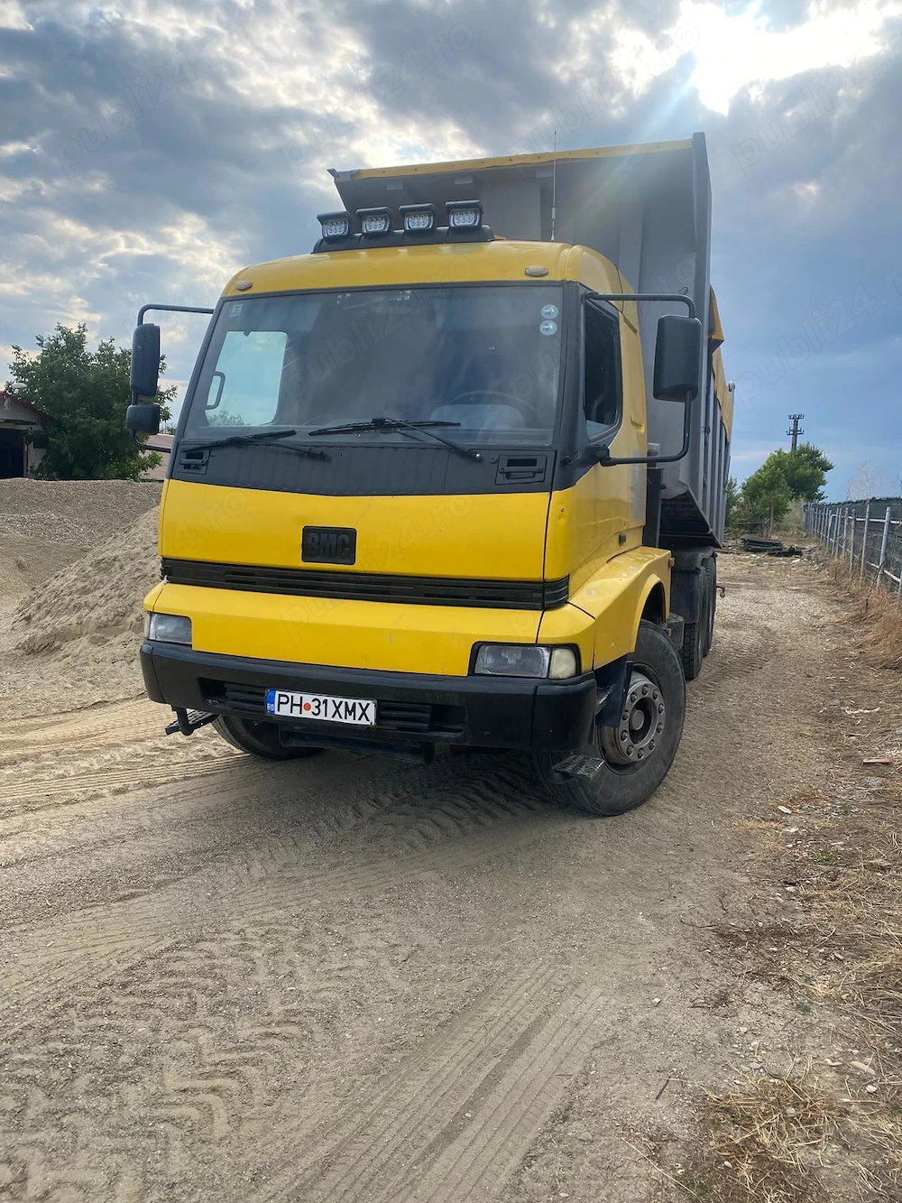 Vand Camion Basculabil sau schimb cu cap tractor si semiremorca
