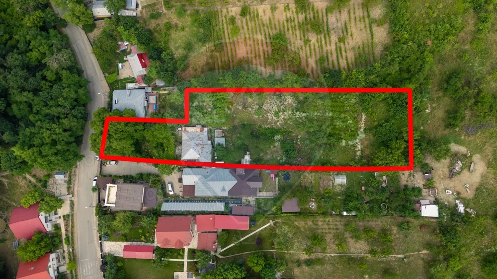 0% COMISION - Teren Intravilan 2.700 mp în Bucium - ASFALT, UTILITATI