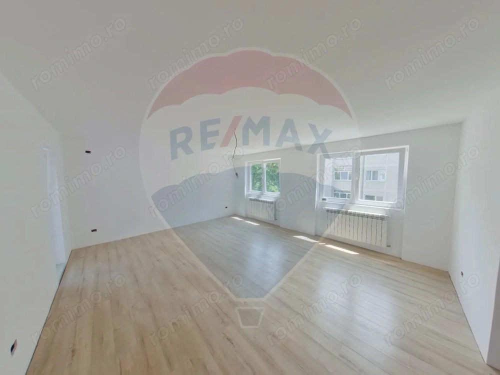 APARTAMENT CU 4 CAMERE DE VANZARE