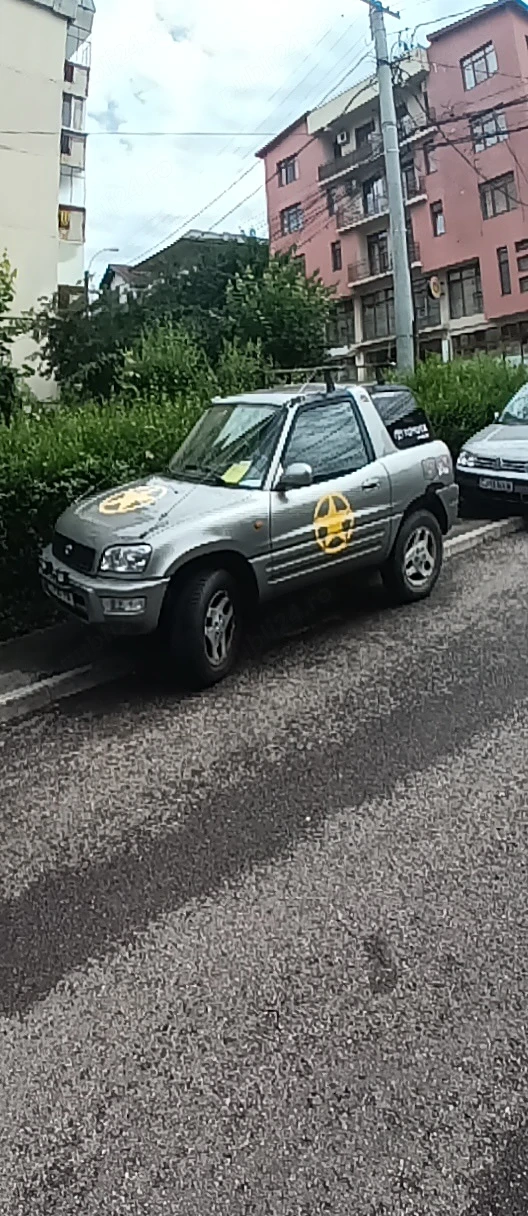 Toyota RAV4 2 usi