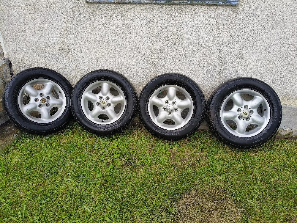 Set 4 jante aliaj Land Rover pe R16