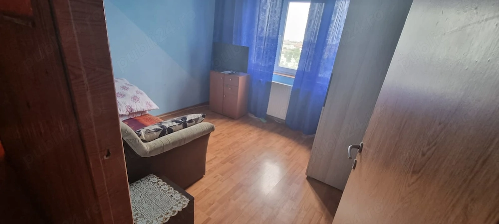 Zona Șagului, apartament 3 camere, decomandat, spațios, chirie 420 euro negociabil 