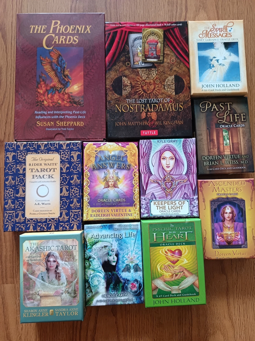 Vand colectie 11 seturi Oracle Cards