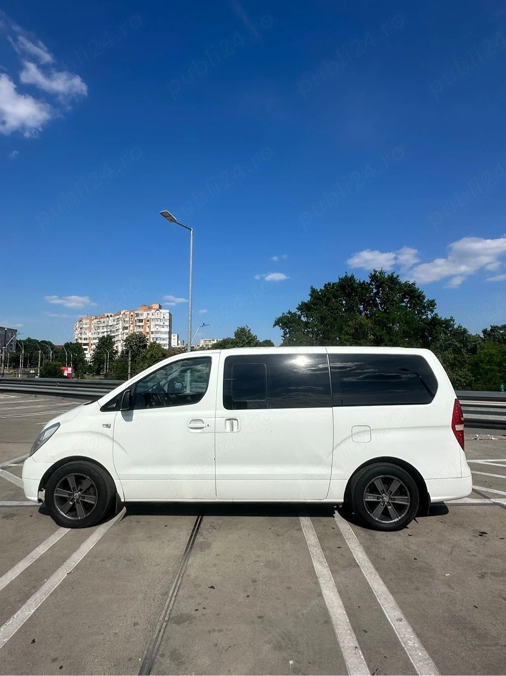 Hyundai H1 