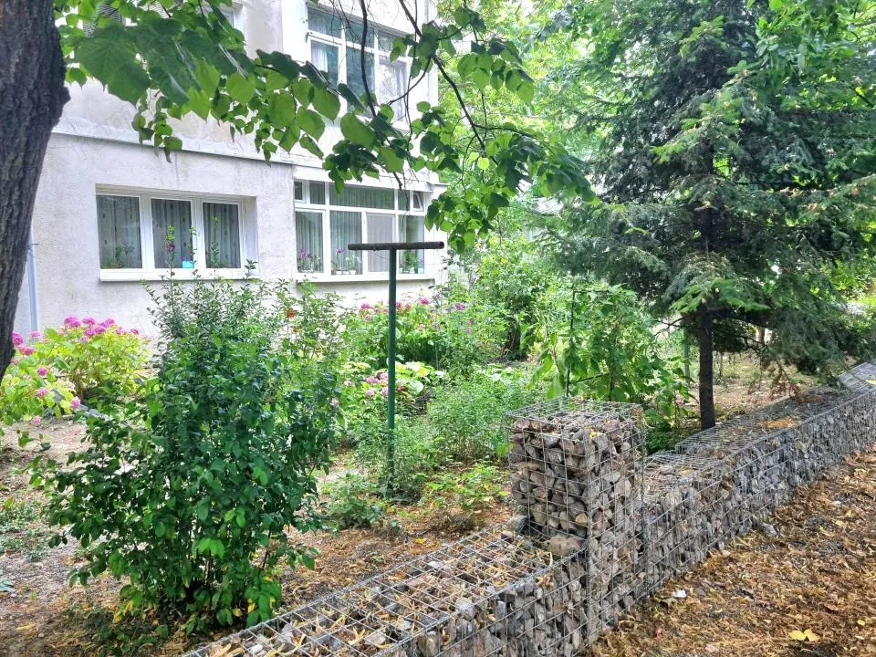 Ultracentral- Apartament 2 camere, etaj 1, liber, cu parc lângă bloc