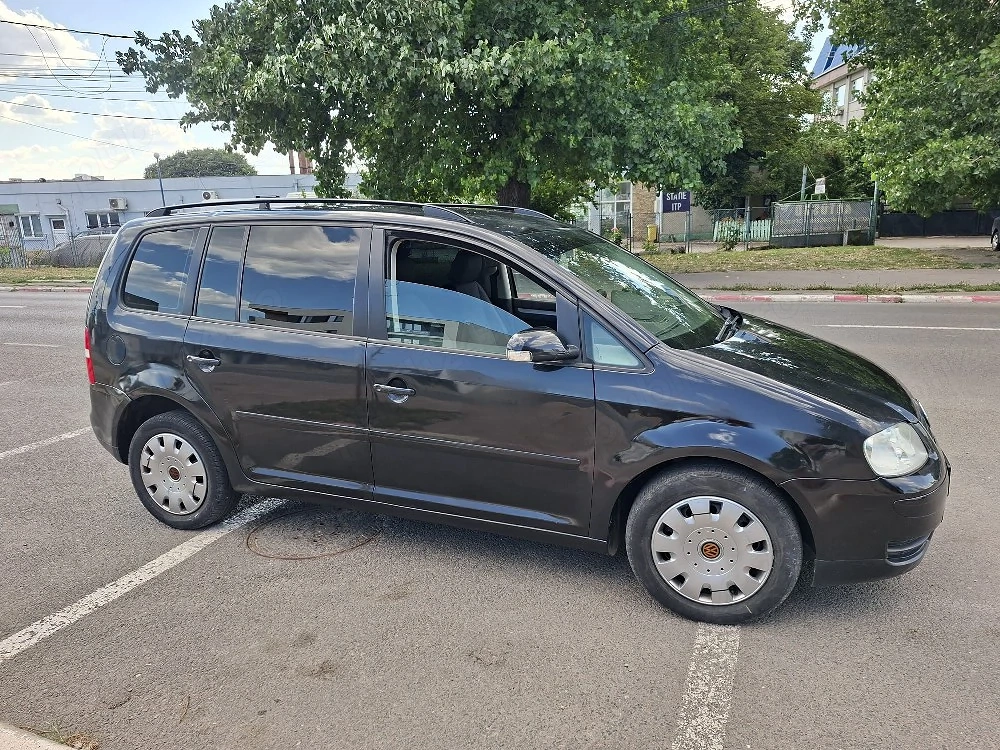 Vând VW Tuoran 2.0 TDI 