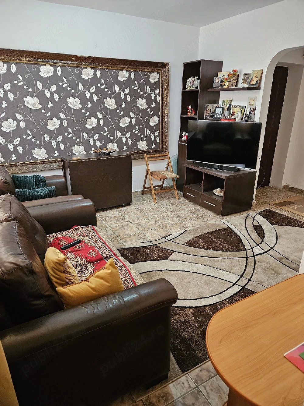 Închiriez ap 4 camere BLV Dacia 