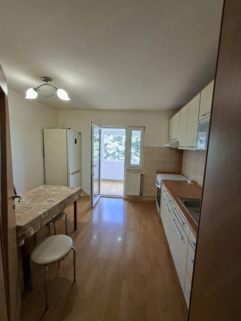 Proprietar inchiriez ap. 2 camere spatios decomandat