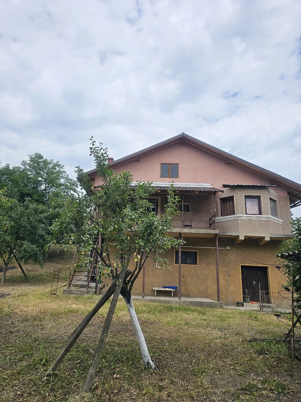 Vila cu teren