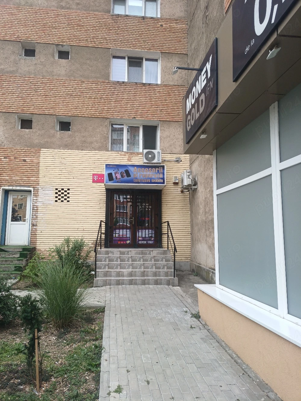 Vind apartament 2 camere  super central Govindari et 1 chiar linga Posta