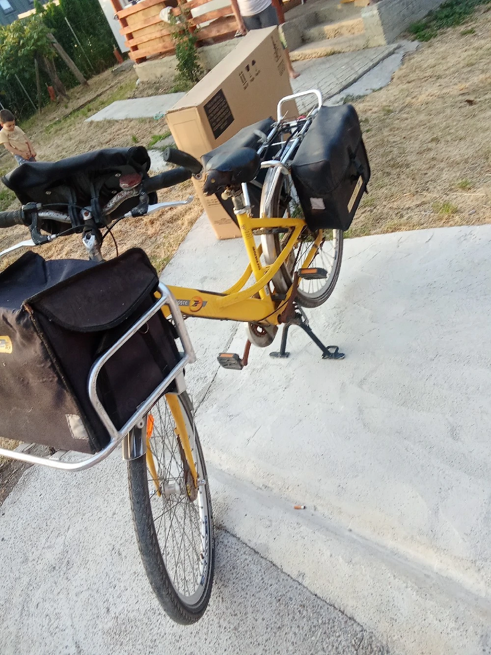 vand tractor si biciclete 
