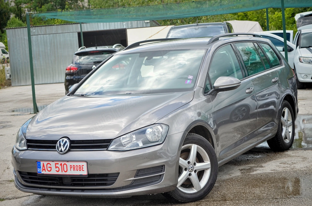   Volkswagen Golf 7 - 2016 - Euro 6 - FARA ADBLUE - 110cp - Navigatie - Jante - Parcare automata