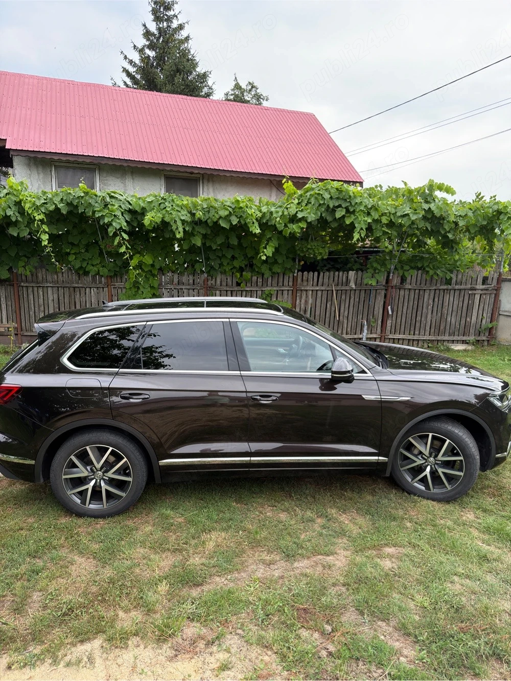 Volkswagen Touareg CR3 3.0 TDI V6 286 CP, 4Motion, model 2019 și că are Apple CarPlay și Android Aut