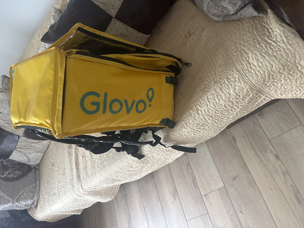 ghiozdan glovo folosit 1 saptamana