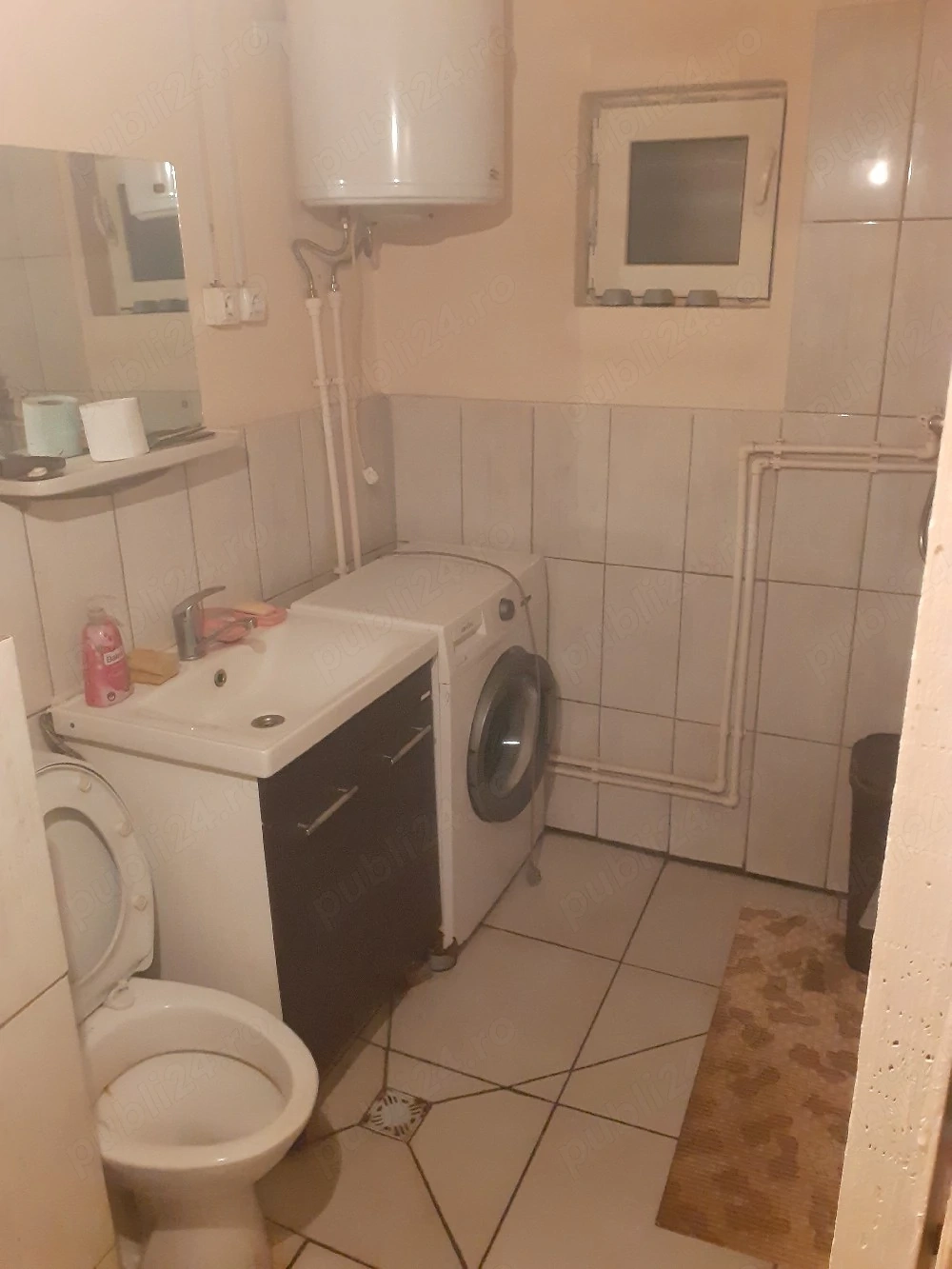 Vând apartament în Sasca_Montană