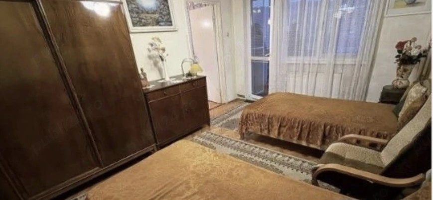 Vand apartament 2 camere, confort 1, etaj 4din 10 Damb