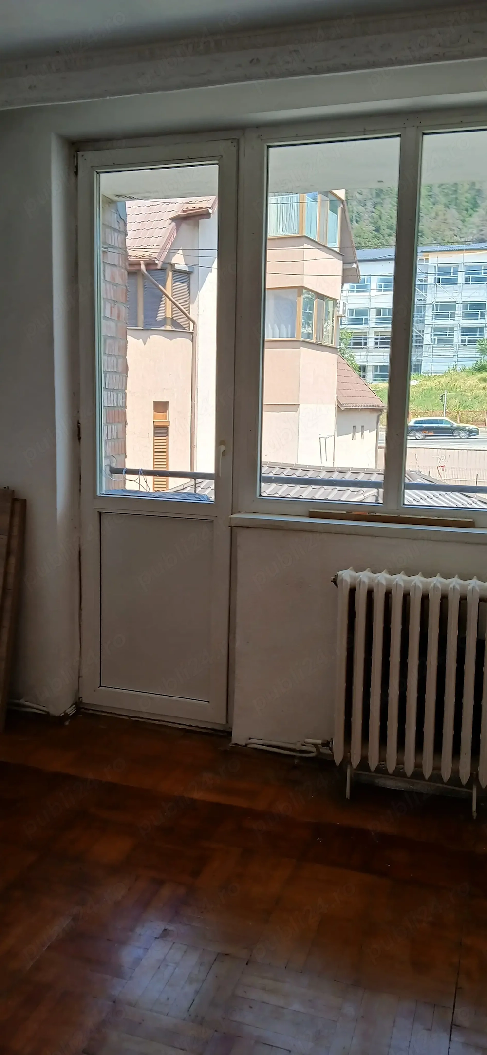 Vind Apartament cu 2 camere 