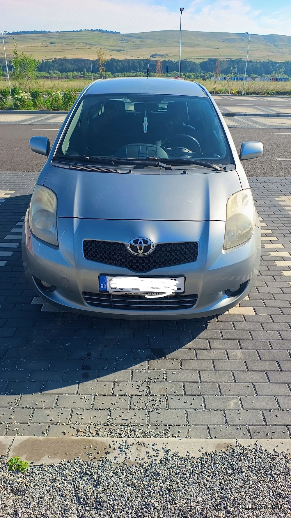 Vând Toyota yaris 