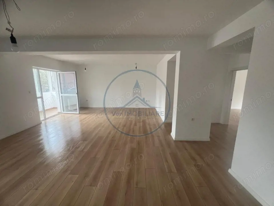 Apartament 3 camere, parter, 104 mp